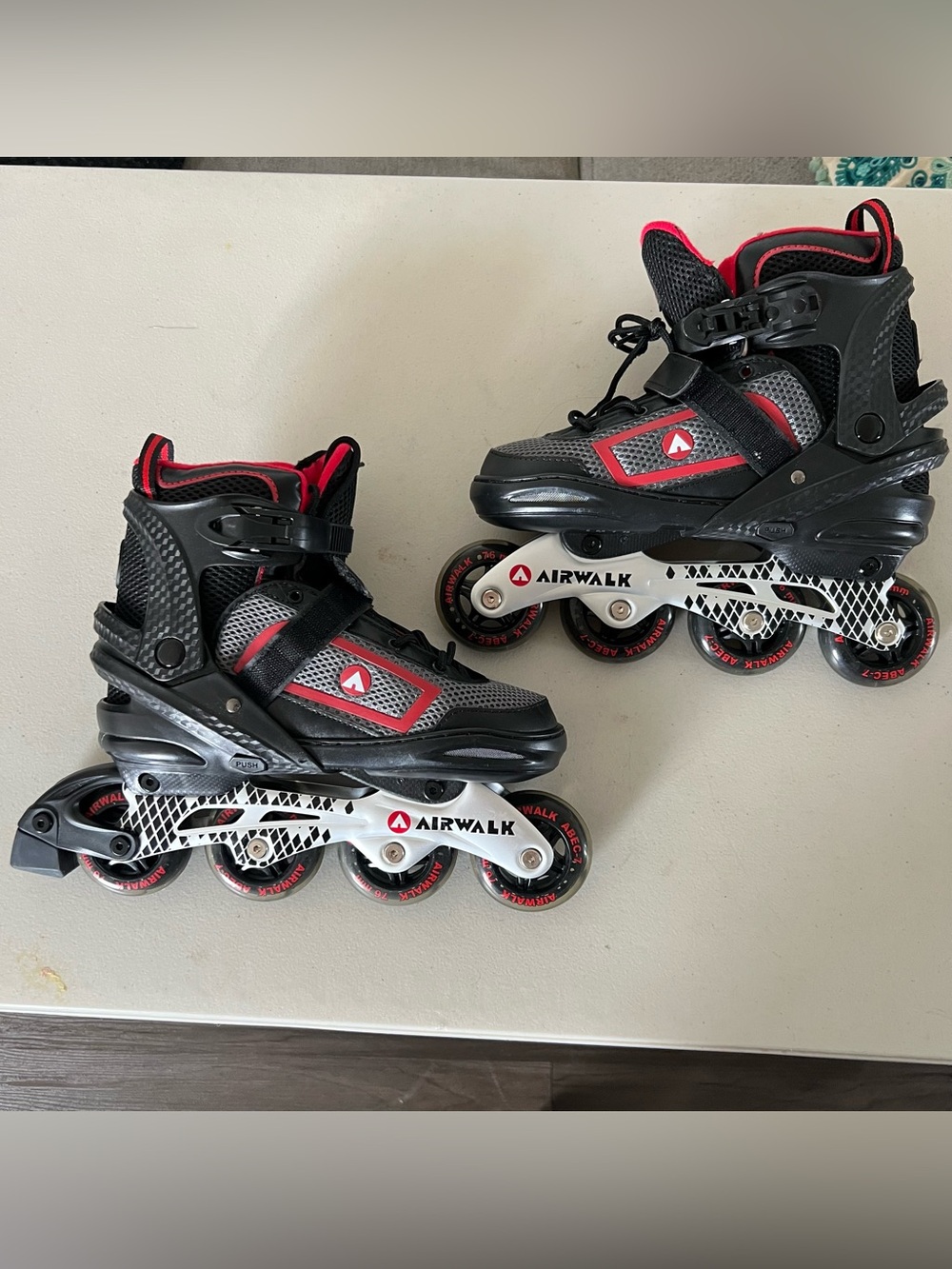 Airwalk Adjustable Inline Skates 6-7.5